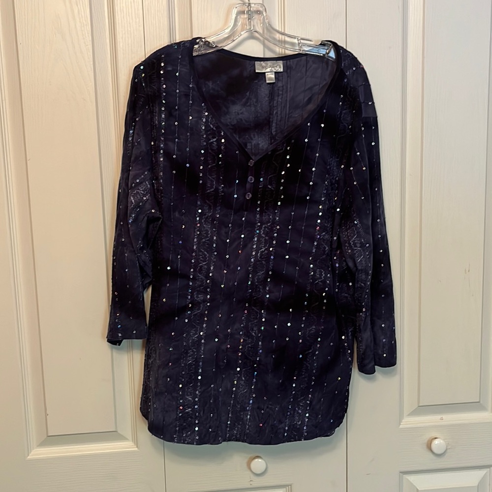 Dress Barn woman size 2X sequined long sleeve top.